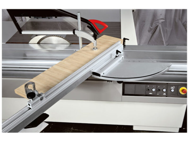 scm-linvincible-six-sliding-table-panel-saw-7-600x600